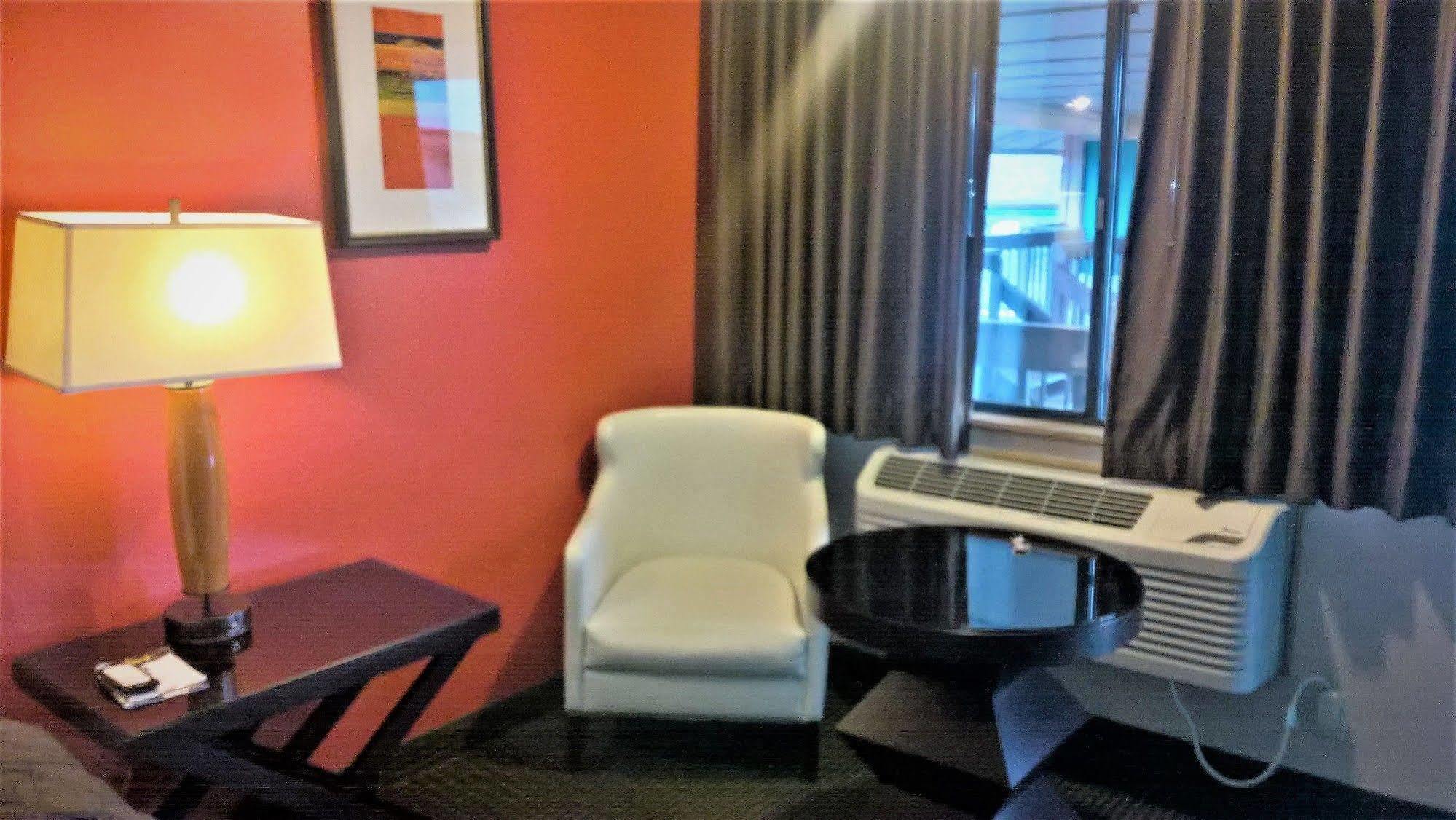 胡椒树酒店 比弗顿 外观 照片